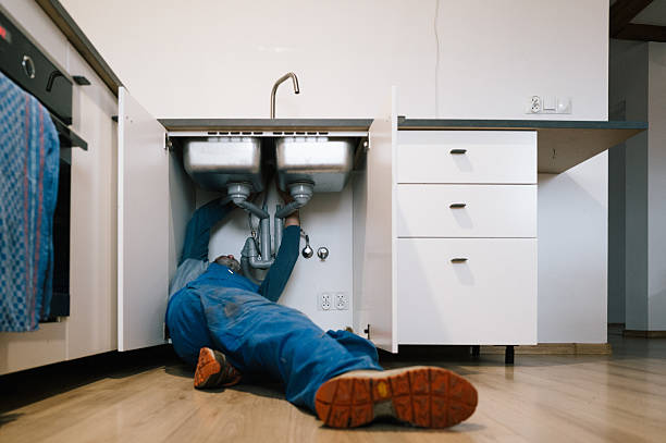 Professional Leak Detection technician working in Makanda, IL